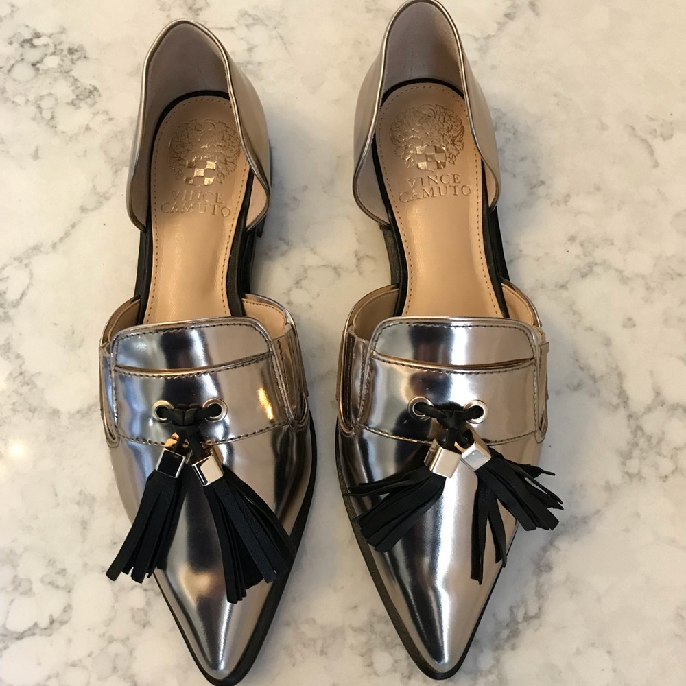 BRAND NEW! Vince Camuto bronze & black flats 6 med